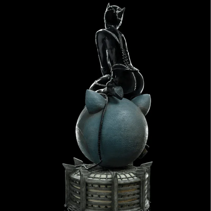 Iron Studios - Batman Returns - Catwoman Legacy Replica Scale Statue 1/4 - The Card Vault