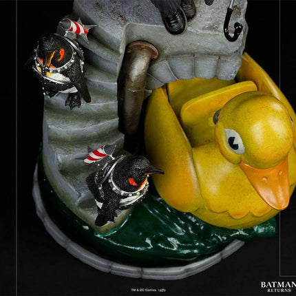 Iron Studios - Batman Returns - Penguin Deluxe BDS Art Scale Statue 1/10 - The Card Vault