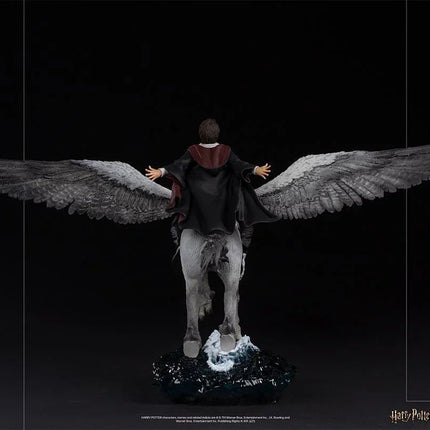 Iron Studios - Harry Potter - Harry Potter & Buckbeak - Deluxe Art Scale Statue 1/10 - The Card Vault