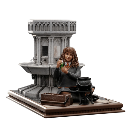 Iron Studios - Harry Potter - Hermione Granger Polyjuice Deluxe BDS Art Scale Statue 1/10 - The Card Vault
