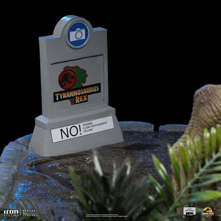 Iron Studios - Jurassic World - T-Rex attacks Donald Gennaro Demi Art Scale Statue 1/20 - The Card Vault