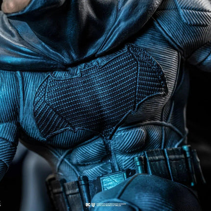 Iron Studios - Zack Snyder's Justice League - Batman on Batsignal Deluxe BDS Art Scale Statue 1/10 - The Card Vault