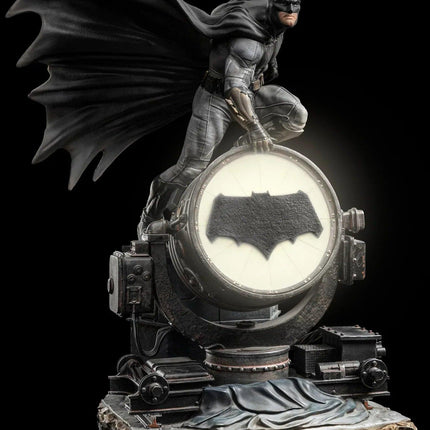 Iron Studios - Zack Snyder's Justice League - Batman on Batsignal Deluxe BDS Art Scale Statue 1/10 - The Card Vault