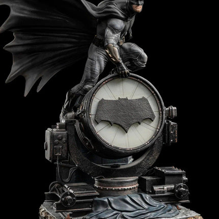 Iron Studios - Zack Snyder's Justice League - Batman on Batsignal Deluxe BDS Art Scale Statue 1/10 - The Card Vault