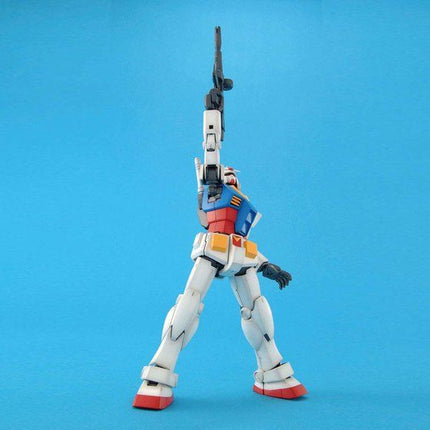 Bandai - Gunpla - MG 1/100 - Mobile Suit Gundam - RX-78-2 Gundam Ver.2.0 - official view 2