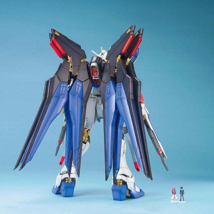 Bandai - Gunpla - MG 1/100 - Mobile Suit Gundam SEED Destiny - ZGMF-X20A Strike Freedom Gundam - official view 2