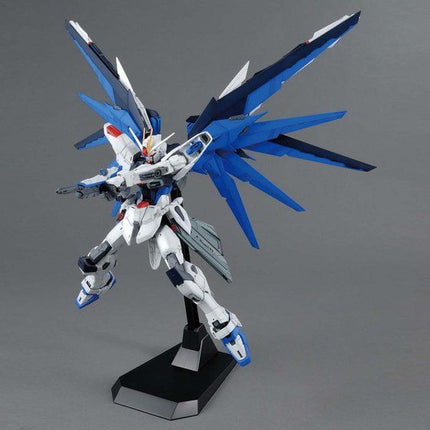 Bandai - Gunpla - MG 1/100 - Mobile Suit Gundam SEED - ZGMF-X10A Freedom Gundam Ver.2.0 - official view 2