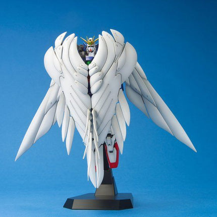 Bandai - Gunpla - MG 1/100 - Mobile Suit Gundam Wing: Endless Waltz - XXXG-00W0 Wing Gundam Zero Custom - official view 4