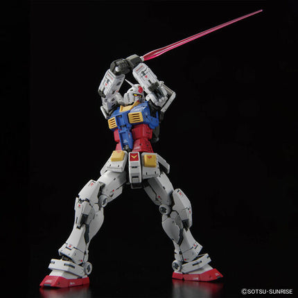 Bandai - Gunpla - RG 1/144 - Mobile Suit Gundam - RX-78-2 Gundam Ver.2.0 - official gallery image 3