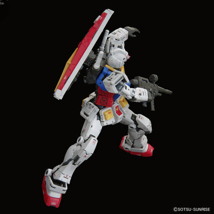 Bandai - Gunpla - RG 1/144 - Mobile Suit Gundam - RX-78-2 Gundam Ver.2.0 - official gallery image 6