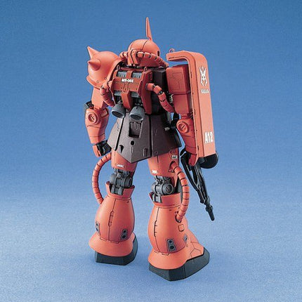 Bandai - Gunpla - MG 1/100 - Mobile Suit Gundam - MS-06S Zaku II (Char's Custom) - official view 2