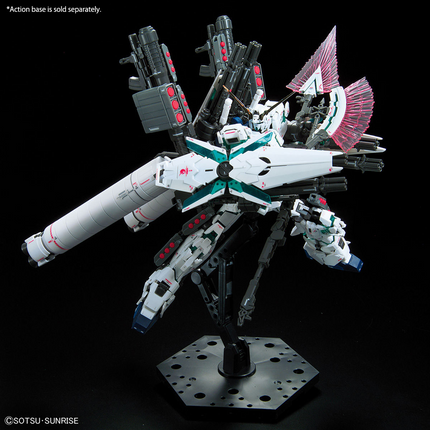 Bandai - Gunpla - RG 1/144 - Mobile Suit Gundam Unicorn - RX-0 Full Armor Unicorn Gundam