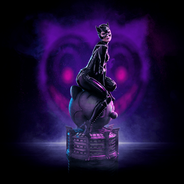 Iron Studios - Batman Returns - Catwoman Legacy Replica Scale Statue 1/4 - The Card Vault