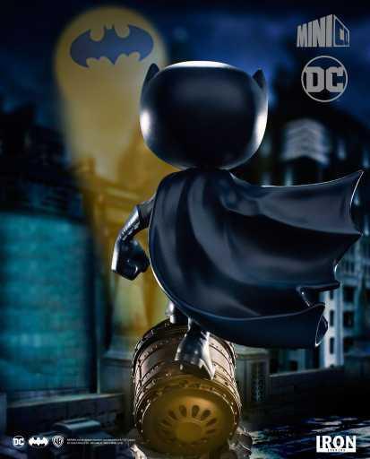 Iron Studios - DC Comics - Batman Deluxe MiniCo Figure - The Card Vault