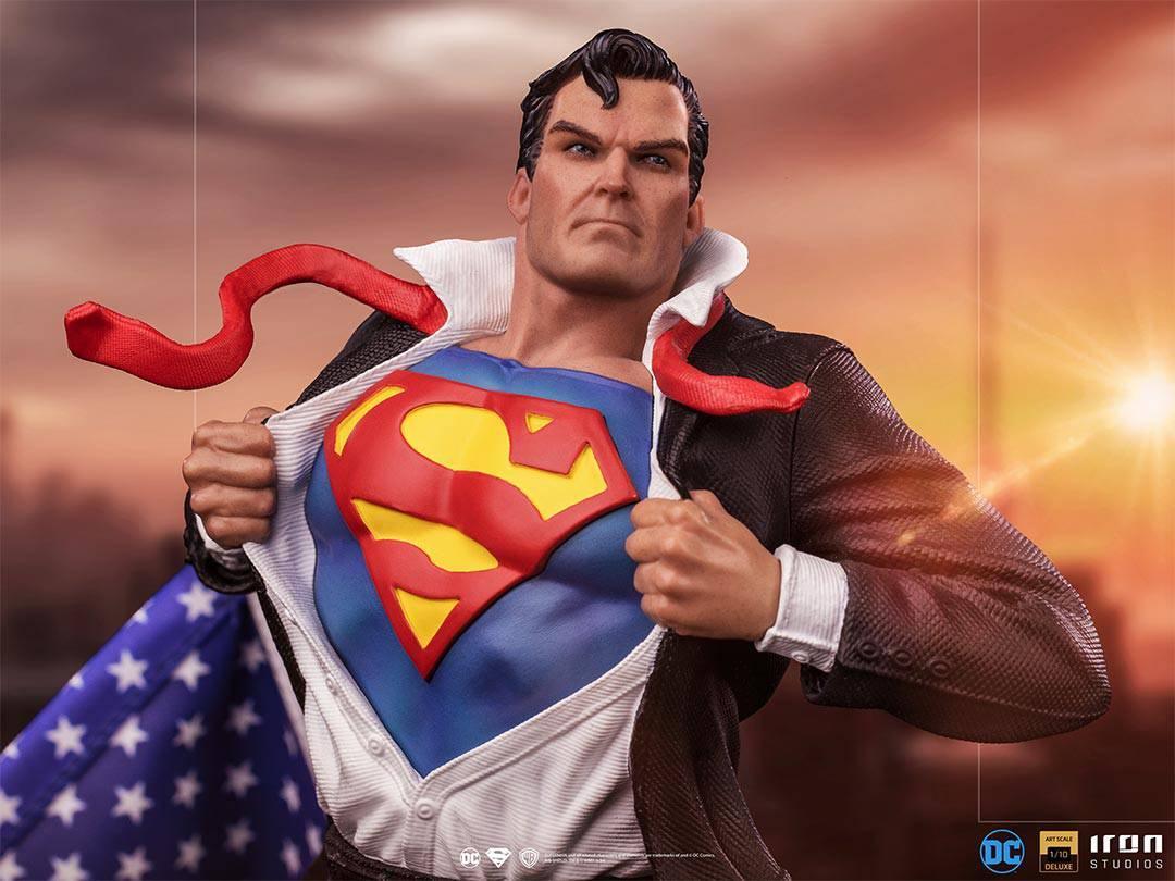 Iron Studios - DC Comics - Clark Kent Deluxe BDS Art Scale Statue 1/10 - The Card Vault