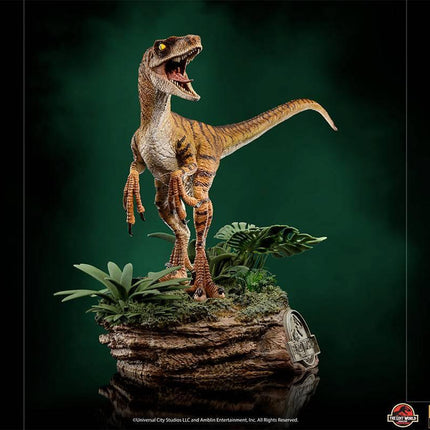 Iron Studios - Jurassic World: The Lost World - Velociraptor Deluxe BDS Art Scale Statue 1/10 - The Card Vault