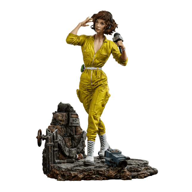 Iron Studios - Teenage Mutant Ninja Turtles - April O’Neal BDS Art Scale Statue 1/10 - The Card Vault