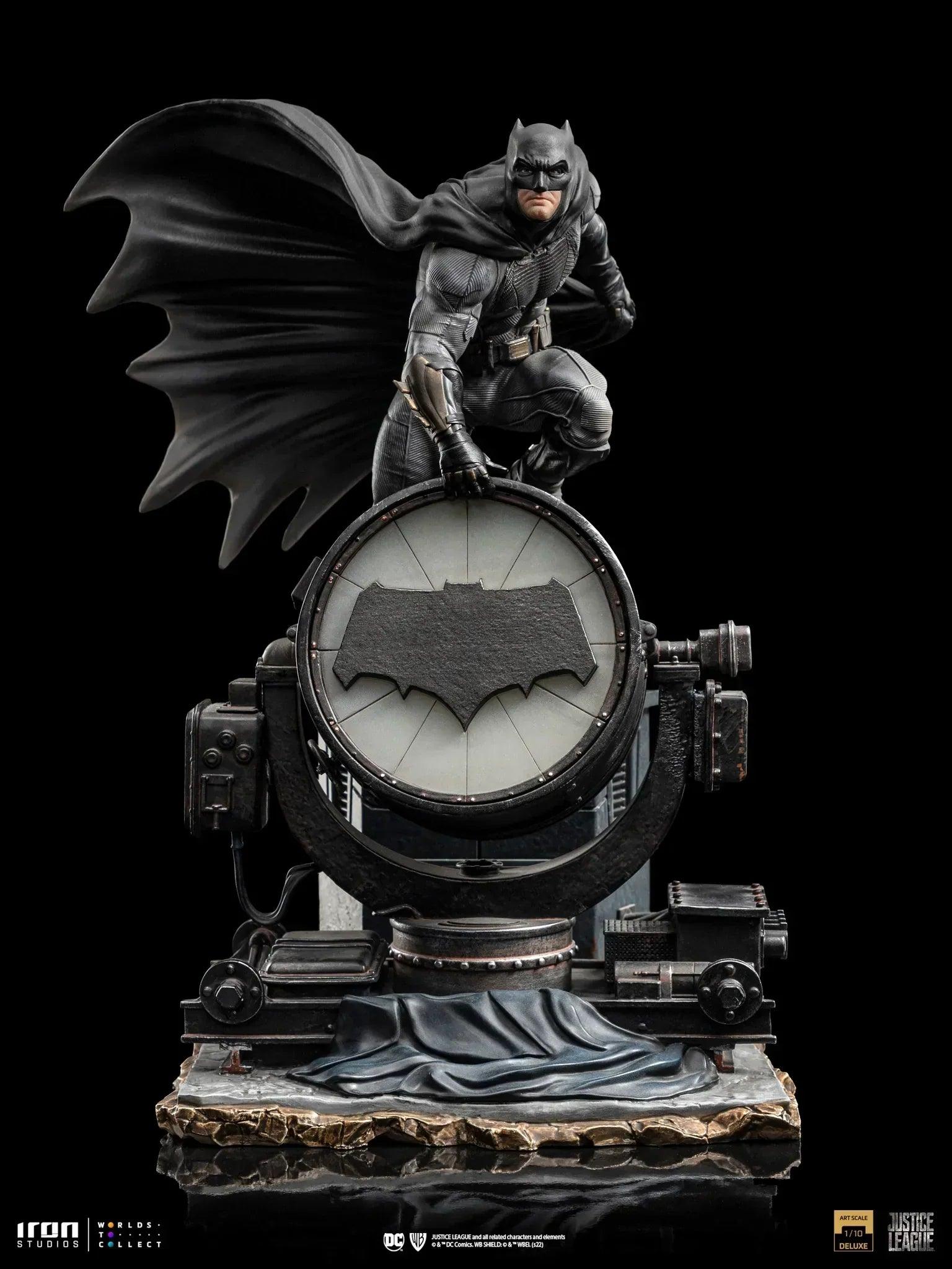 Iron Studios - Zack Snyder's Justice League - Batman on Batsignal Deluxe BDS Art Scale Statue 1/10 - The Card Vault