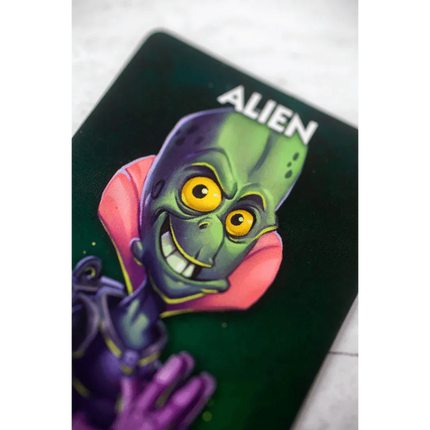 One Night Ultimate Alien - The Card Vault